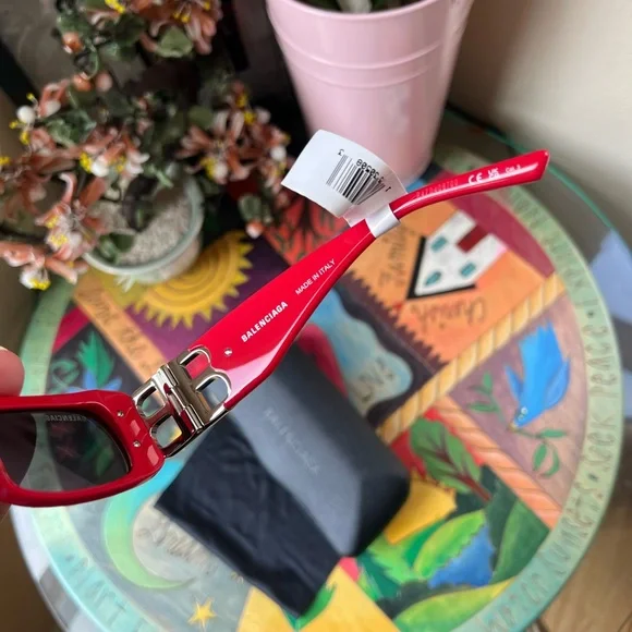SOLD❤️BALENCIAGA dynasty rectangle in red acetate with Grey lense ♥️ - Picture 12 of 17